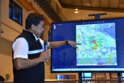 “ชัชชาติ” กางแผนรับมือฝนตก-น้ำรอระบายทั่วกรุง เดินเครื่องสูบสู้ตลอดคืน ห่วง 200 จุดเสี่ยง