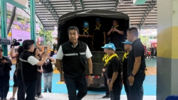 ชัชชาติ ระดมกำลังแพ็กถุงยังชีพ เร่งส่งถึงผู้ประสบภัยวิกฤต