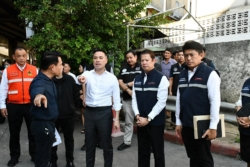 “เอกนัฏ” ระดมทีมงาน-เครื่องจักร ขุดสำรวจเพิ่มเติม 24 ชม. เร่งขยายผลทุกจุดเสี่ยงให้เร็วที่สุด