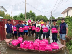 ออมสิน ลุยพื้นที่น้ำท่วมส่ง “ถุงออมสินห่วงใย” ถึงมือผู้ประสบภัยน้ำท่วม กทม.-ปริมณฑล