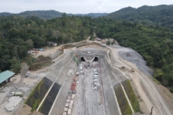 รถไฟสายใหม่ ”เด่นชัย-เชียงราย-เชียงของ” คืบหน้าแล้ว 70% ”อุโมงค์งาว” ยาวสุดในไทยเจาะเสร็จปีนี้