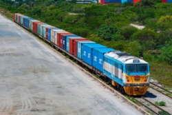 รถไฟนำร่องเส้นทาง “แหลมฉบัง–หนองคาย” โมเดลต้นแบบ ดึงเอกชนร่วมเดินรถ