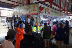 สายไหมต้องรอด! ชาวบ้านแห่กักตุนเสบียง ไข่ไก่เกลี้ยงแผง ร้านสะดวกซื้อบางสาขาไร้บะหมี่ฯ