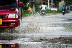 พยากรณ์อากาศ (2 ก.ย.) เตือนฝนหนัก “เหนือ-อีสาน-ตะวันออก” ระวังน้ำท่วมฉับพลัน