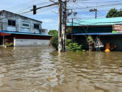 หอการค้าปราจีนฯ ชี้น้ำท่วมเสียหายอย่างต่ำ 300 ล้าน จี้วางแผนมวลน้ำทั้งระบบ