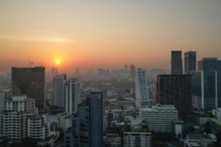 พยากรณ์อากาศวันนี้ (22 ต.ค.) ‘ภาคตะวันออก-ใต้’ ฝนตก 60% พื้นที่อื่นฝนลดลง ‘กทม.’ ฝน 40% ของพื้นที่ 