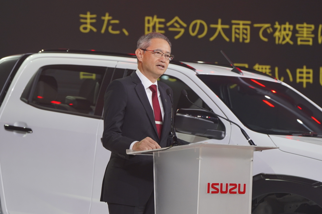 ฮิโรยาสุ ซาโต้ : กรรมการผู้จัดการ บริษัท ตรีเพชรอีซูซุเซลส์ จำกัด (ISUZU)