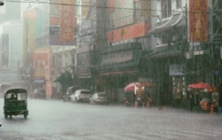 ‘จากน้ำท่วม ถึงมดไม่ขึ้นโรงน้ำตาล’