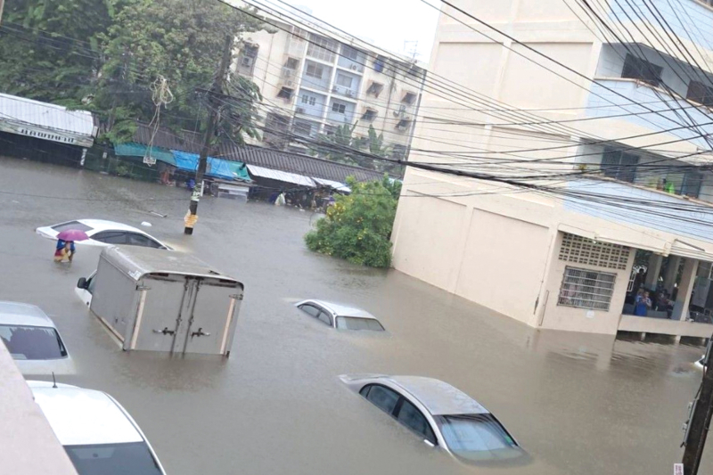 ประกันผ่อนปรนชำระเบี้ย ระดมมาตรการช่วยลูกค้าน้ำท่วม