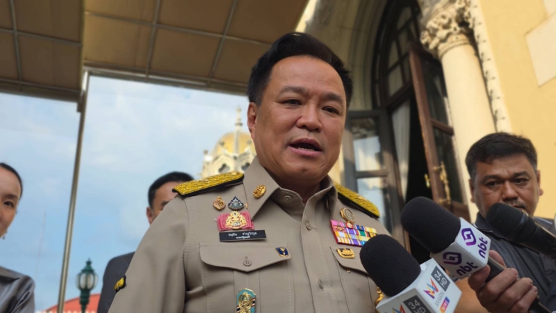 อนุทิน ดำเนินคดีคนเอี่ยวข่าวปลอม ‘ค่าน้ำชา 7 ล้าน’ บอก ‘ผบ.ตร.’ ทำงานเร็ว-ไม่ได้สั่ง