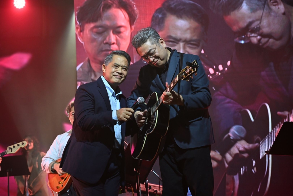 คอนเสิร์ต ALL STARS TIMELESS HITS CHARITY CONCERT