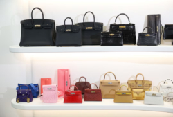Hermès Birkin ไม่แรร์แล้ว? ราคาตลาดรีเซลร่วง สั่นคลอนความเอ็กซ์คลูซีฟ