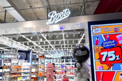 ตระกูลเวสตัน ทุ่ม 8.9 พันล้านเหรียญ ซื้อ Boots จ่อปิดดีลต้นปี 2027
