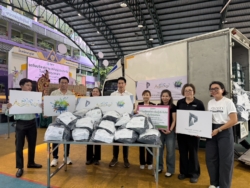 กลุ่มบริษัทพราว รวมพลังส่งต่อความช่วยเหลือผู้ประสบภัยน้ำท่วม สานต่อภารกิจช่วยเหลือสังคม มอบถุงยังชีพ 600 ชุด