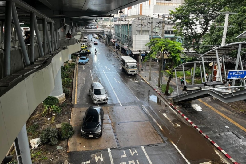 ‘ชัชชาติ’ เผยเคหะคลองจั่น-ลาดพร้าวน้ำเริ่มแห้ง เร่งกู้ลาดกระบัง–สะพานสูง ลุยฟื้นฟูเมืองหลังน้ำลด