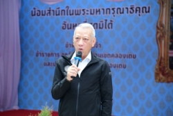 ‘พิพัฒน์’ ลงพื้นที่ฟังเสียง 26 ชุมชนคลองเตย โปรยยาหอม ‘ไม่ไล่ที่-ไม่บังคับย้าย’