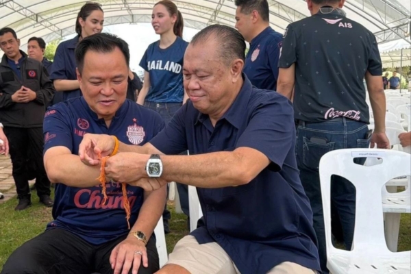 ‘อนุทิน’ ชี้ร่วมวันเกิด ‘เนวิน’ เรื่องปกติ เป็นพี่เป็นน้องกัน ปัดให้คำแนะนำ