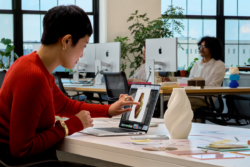 เปิดสเป็ก MacBook Pro ‘จอสัมผัส’ รุ่นแรก ใช้ชิป M5 Pro-M5 Max เริ่มต้น 104,900 บาท