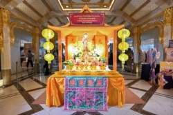 สายมูห้ามพลาดสักการะ 3 องค์เทพเสริมสิริมงคล เทศกาลเจ“J-Licious” ไอคอนสยาม