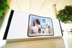 Apple Store ICONSIAM ต้อนรับการวางจำหน่าย iPhone Duo อย่างเป็นทางการ