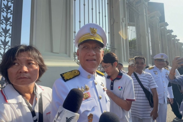 ‘พิพัฒน์’ ยันบริษัทลูกชาย ซื้อขายหุ้นปกติ ย้อน ‘ศิริโชค’ มาเล่นตน แพ้เลือกตั้ง 3 ครั้งเลยหาแสง