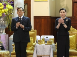 ในหลวง พระราชินี เสด็จฯ มัสยิดกลางจังหวัดปัตตานี