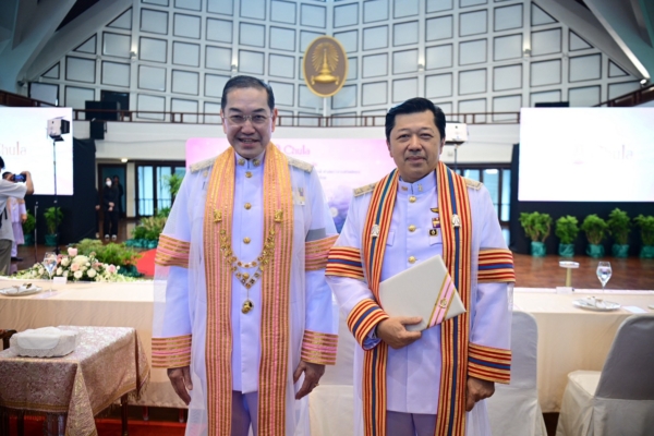 “ศุภชัย เจียรวนนท์” รับปริญญาบริหารธุรกิจดุษฎีบัณฑิตกิตติมศักดิ์ จุฬาลงกรณ์มหาวิทยาลัย ตอกย้ำบทบาทผู้นำธุรกิจที่เชื่อมเทคโนโลยี การศึกษา และการเติบโตอย่างยั่งยืน